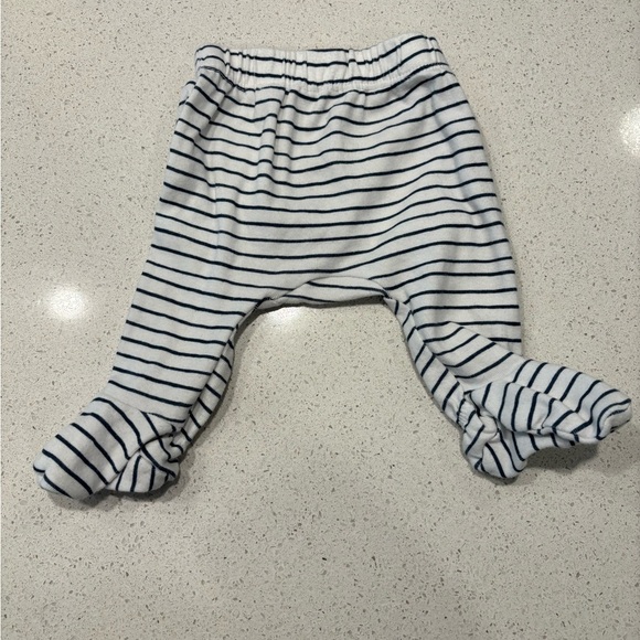 5 PIECE BUNDLE! Honest Baby Organic Cotton, Newborn - Picture 5 of 6